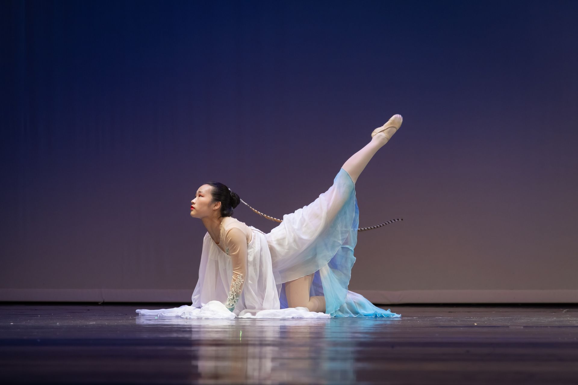 spirit of mountain back leg on ground