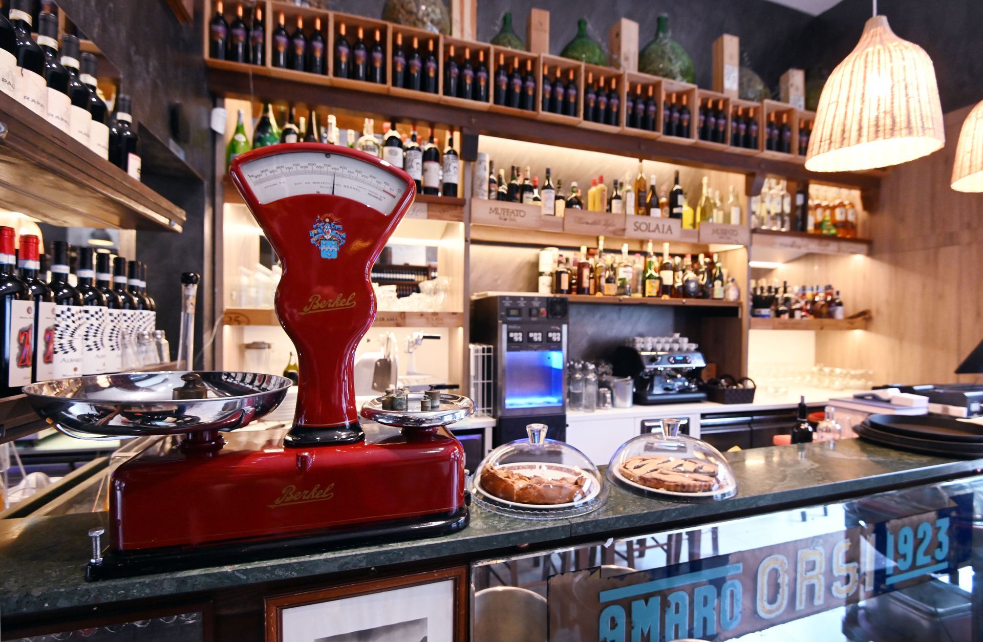 bancone storico a milano