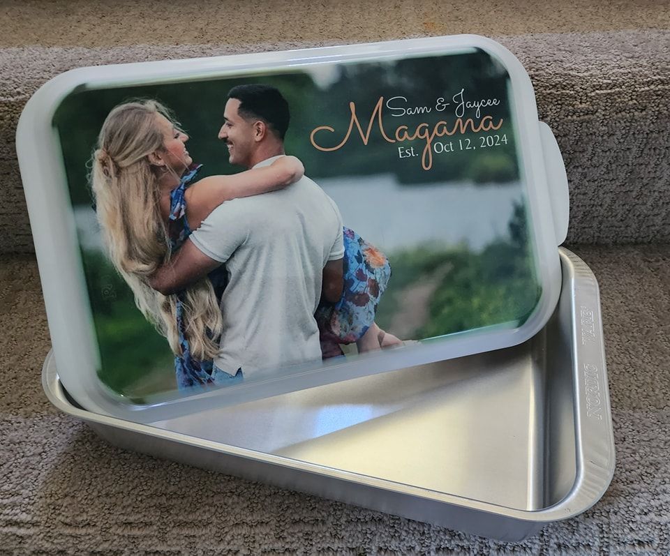 Wedding cake pan with photo lid.