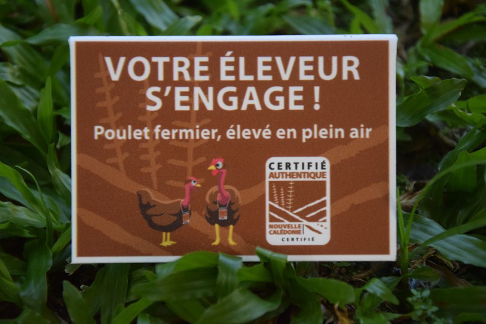 A sign that says ' votre eleveur s ' engage ' on it