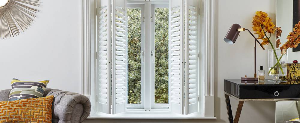 Bi-fold shutters
