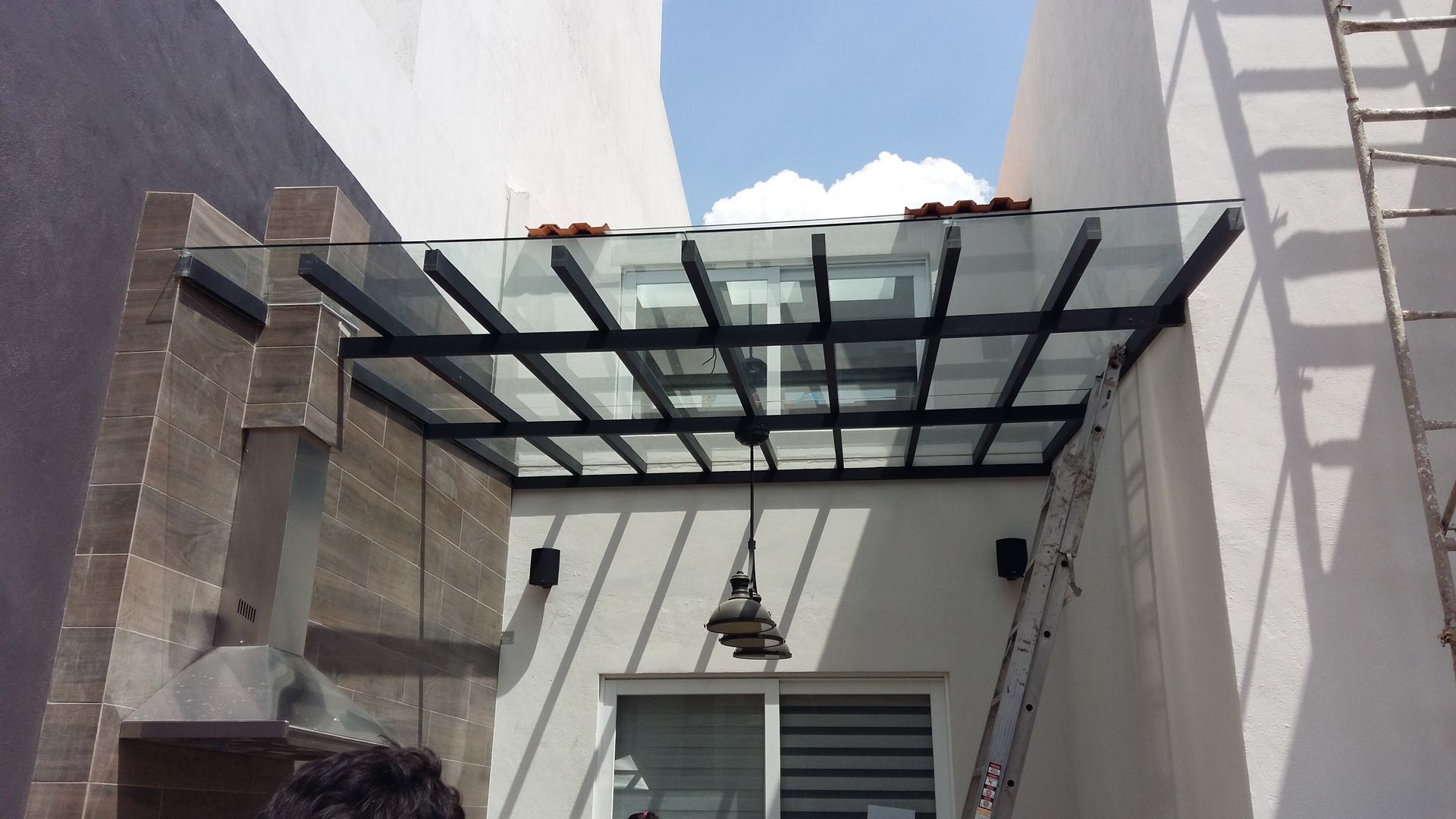 GRUPO GLASSNUM