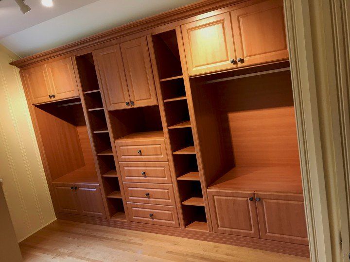 What Is The Best Wood For Custom Wardrobes, Best Wood For Wardrobe Shelves