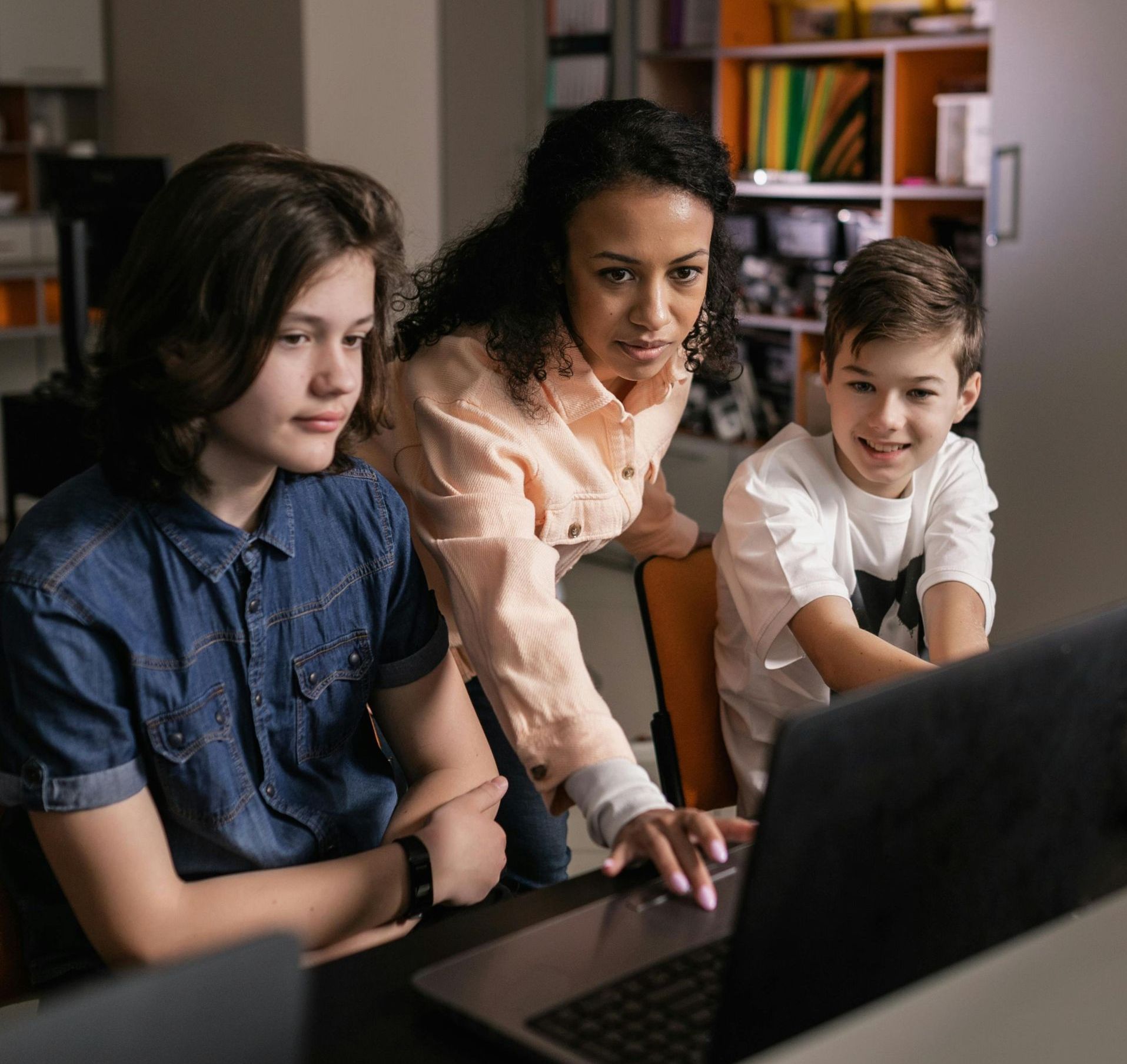 tutor session with students