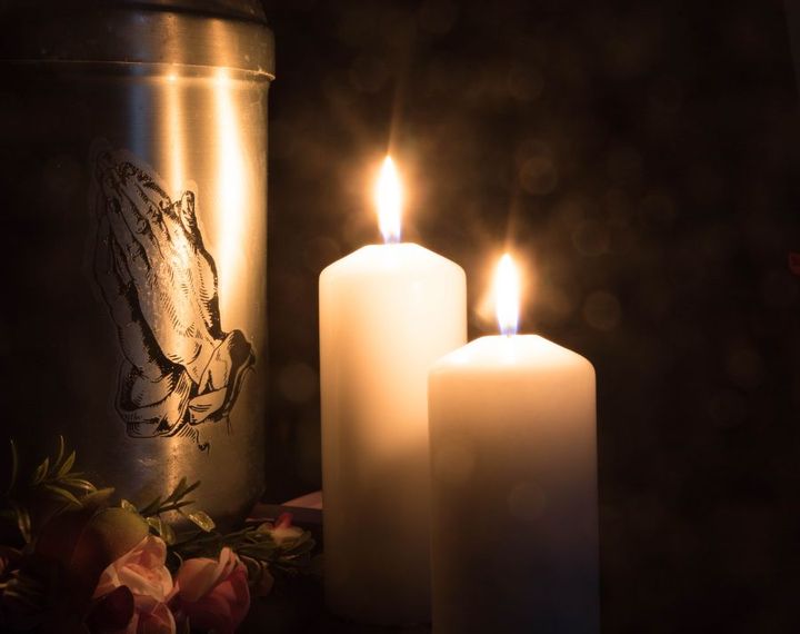 candele e articoli di arte funeraria