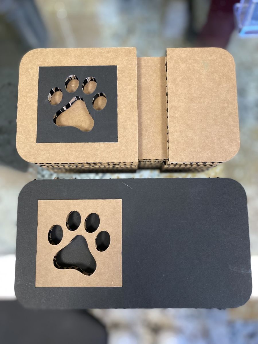 cornici e urna in legno