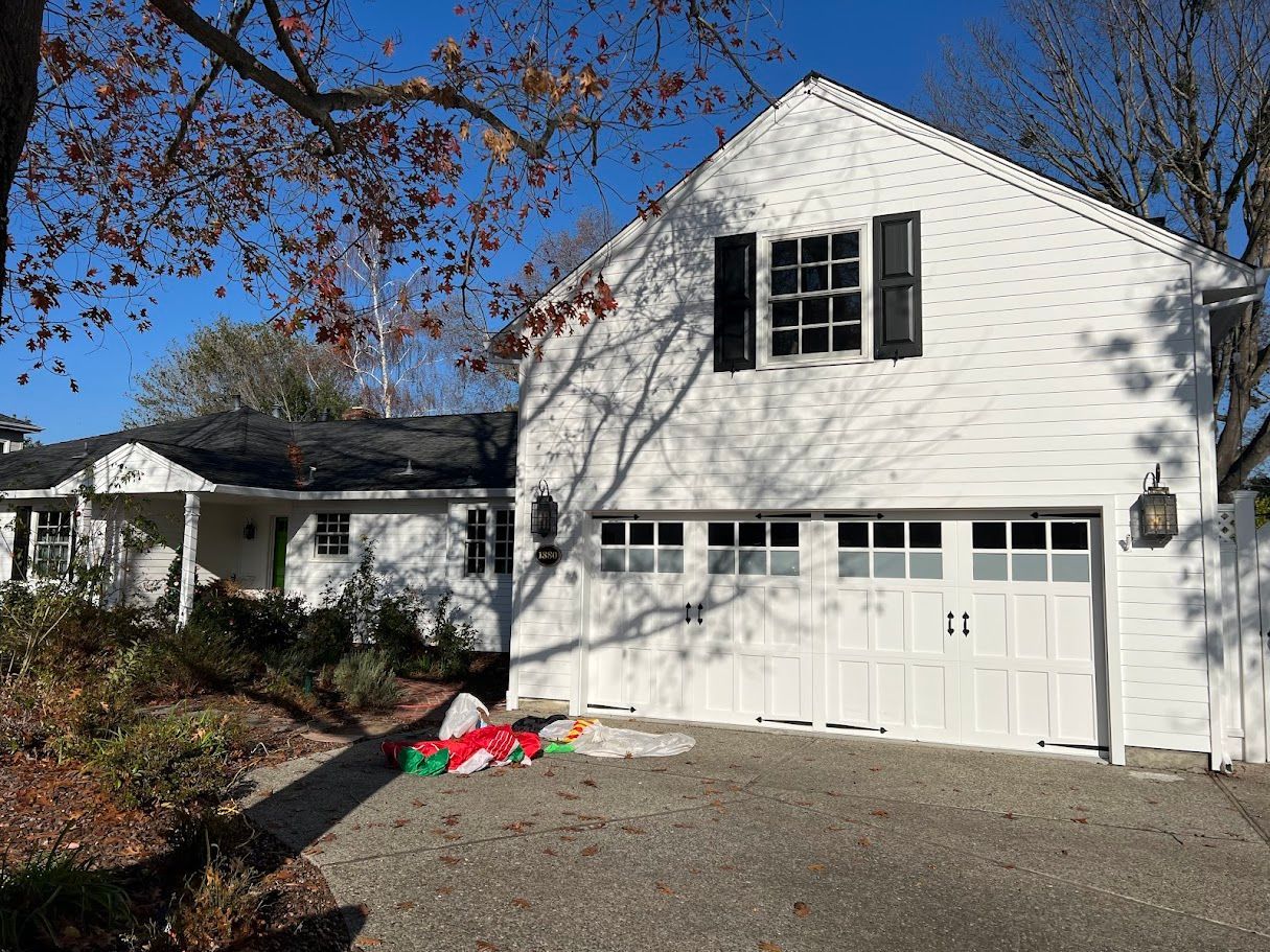 coastal home multifamily apartment condo james hardie blue house lap siding shingles 