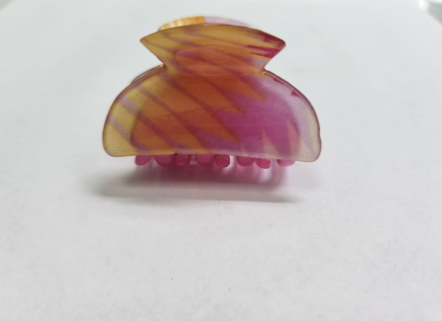 Broche garra multicolor acrílico transparente
