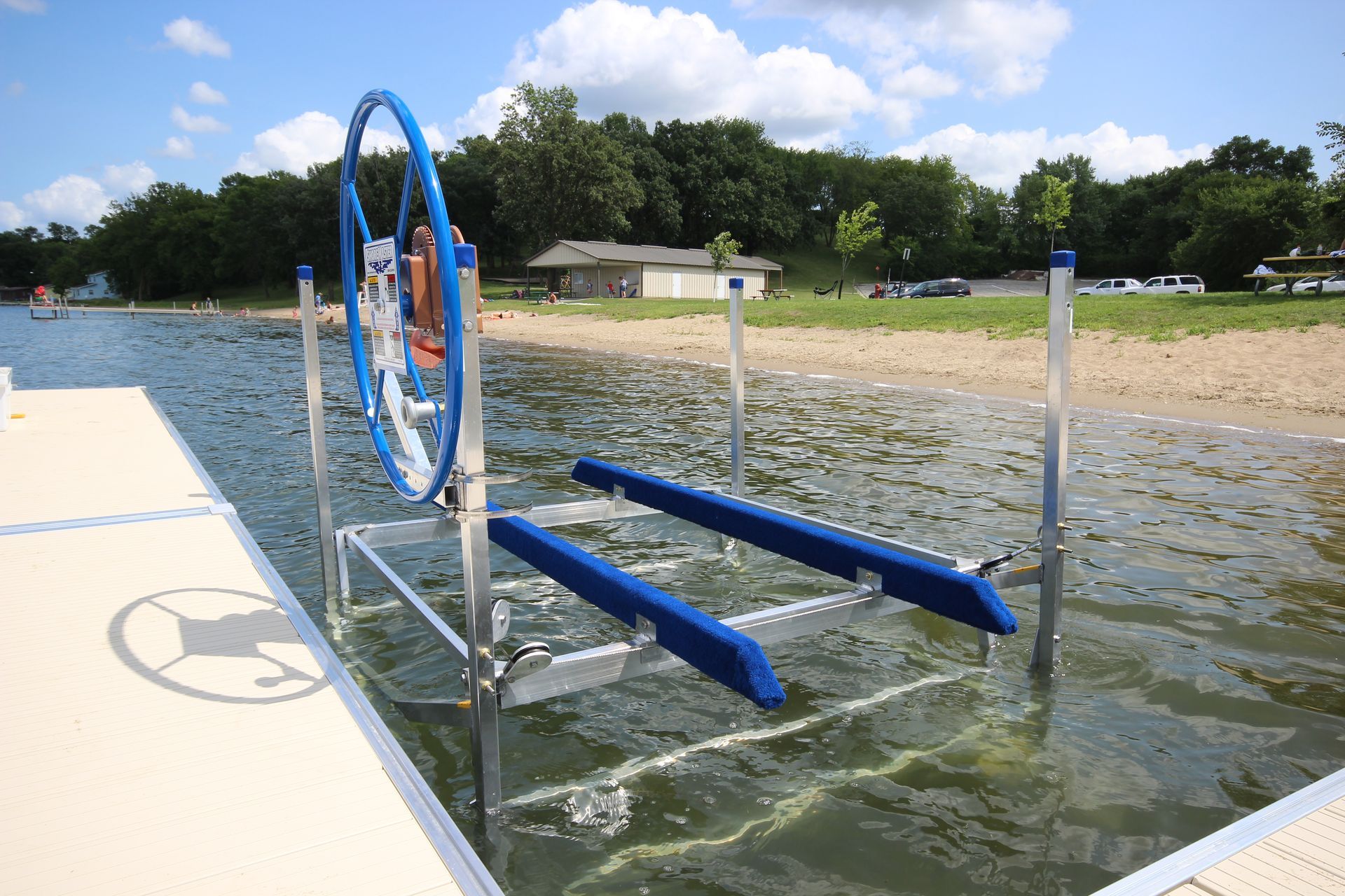 Shoremaster Boat Lift with Manual Wheel 