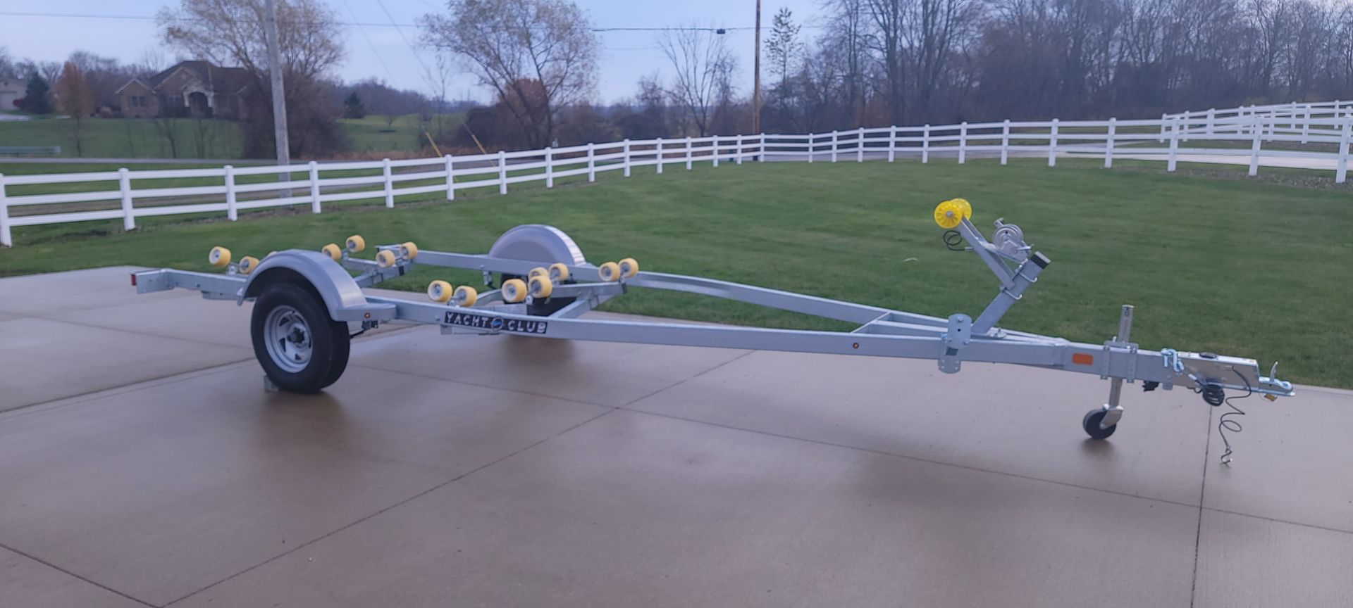 Yacht Club Roller Trailer R1830G