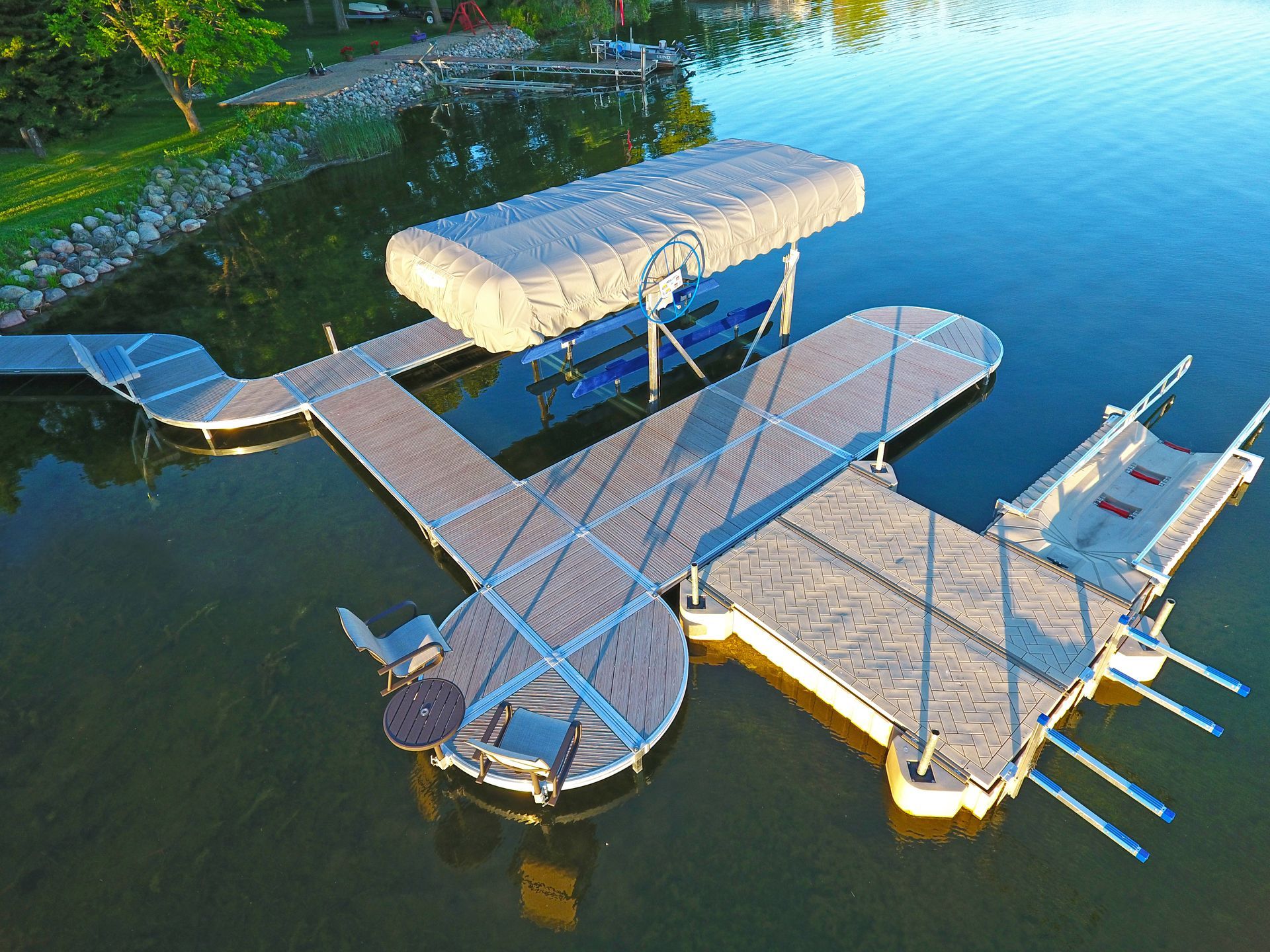 Shoremaster dock and lift in water set up