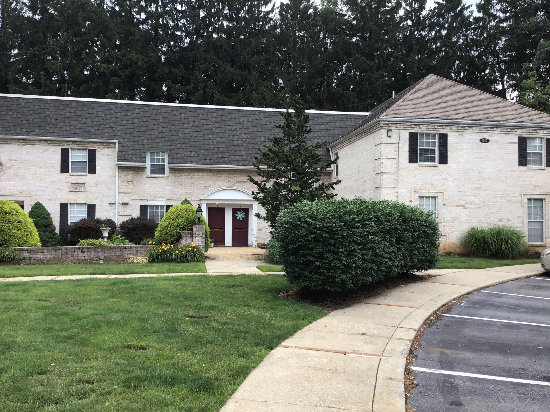 View our apartment online Chateau D'Eden Lancaster, PA