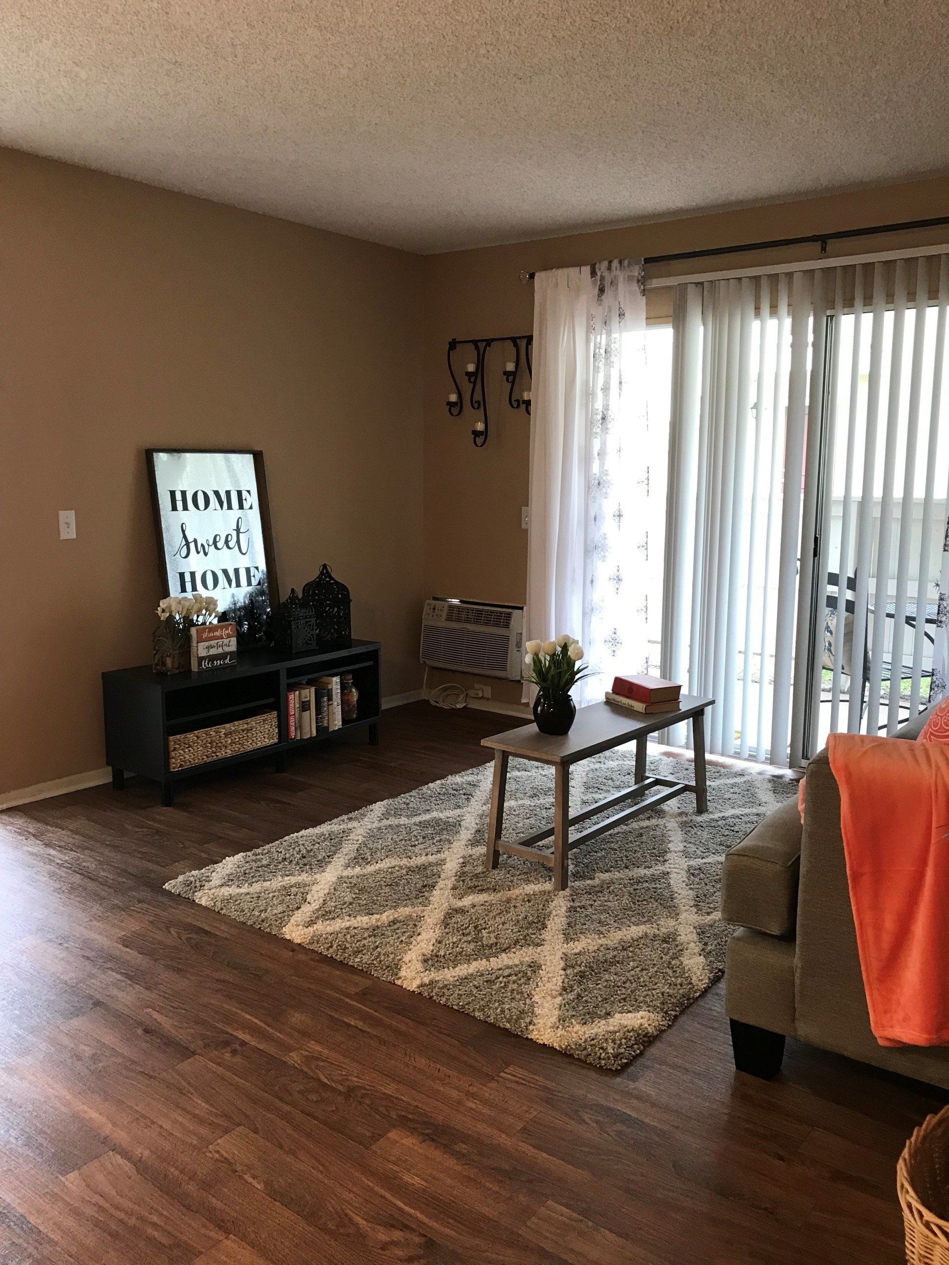 Living Room |  Amberway Apartment Homes