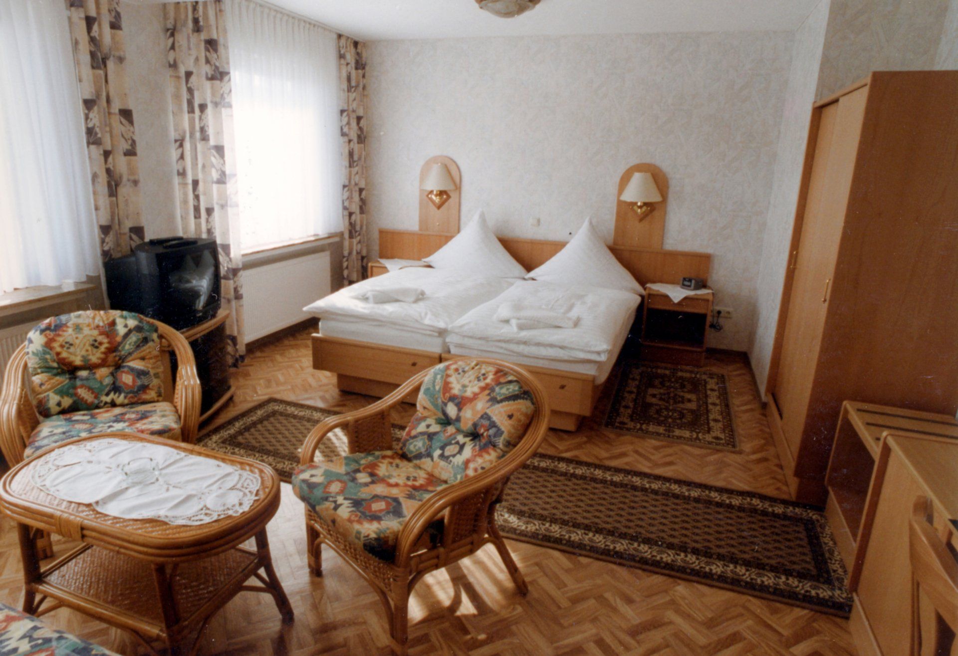 Wohnraum im Zimmer 5 vom Hotel garni „Zur Krim“