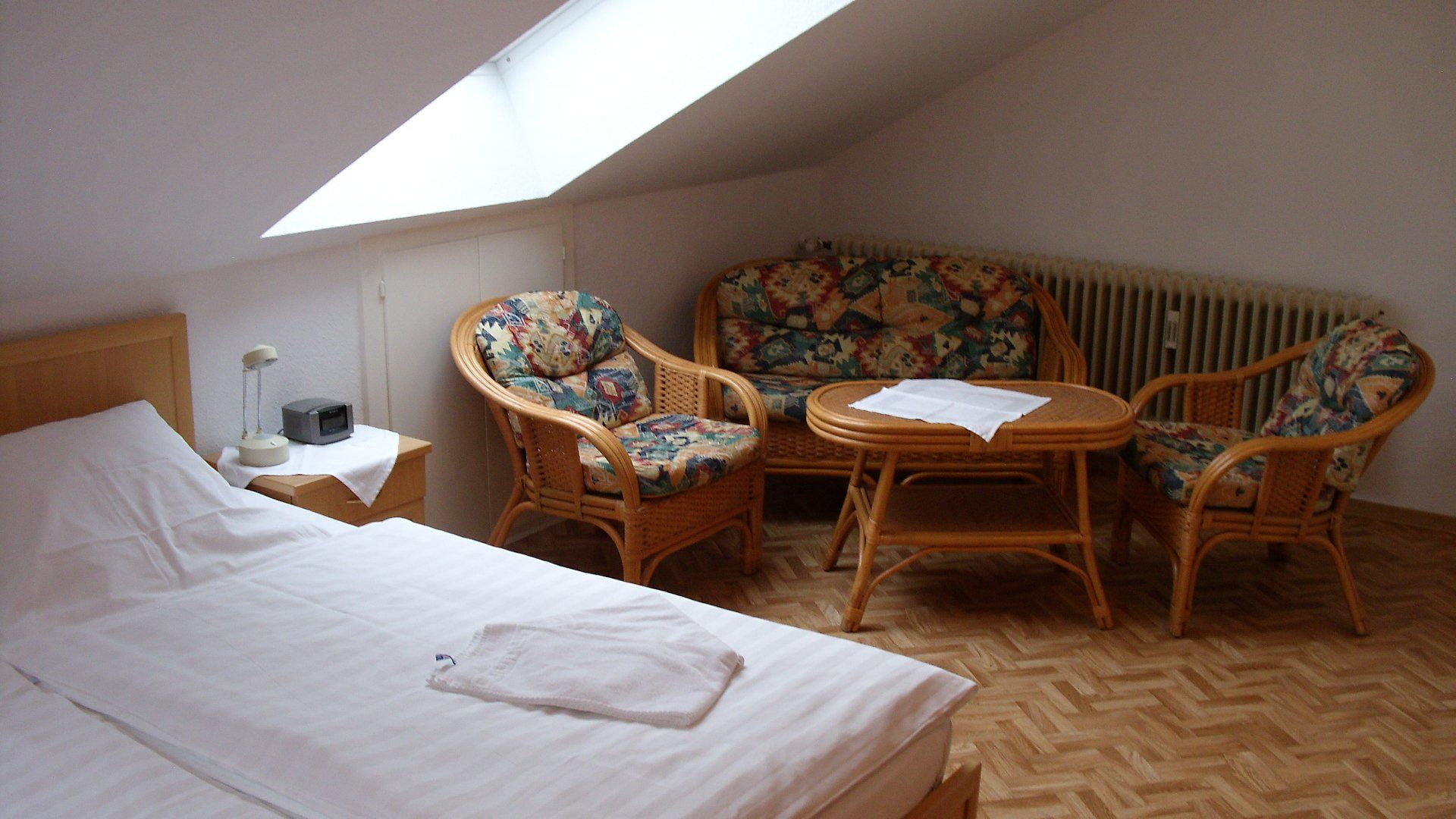 Schlafraum in einem Zimmer vom Hotel garni „Zur Krim“