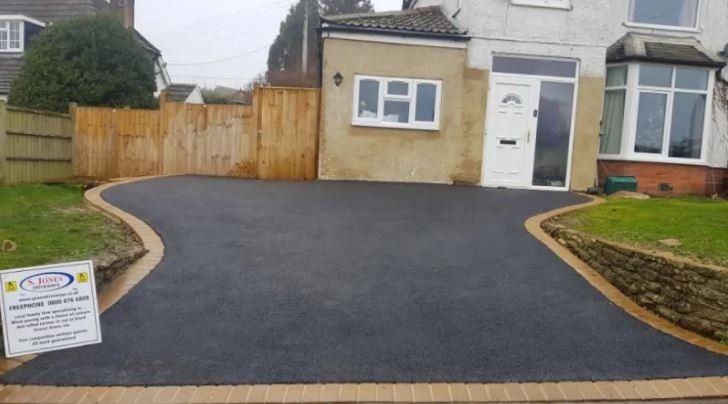 Garage Driveway clean and well paved