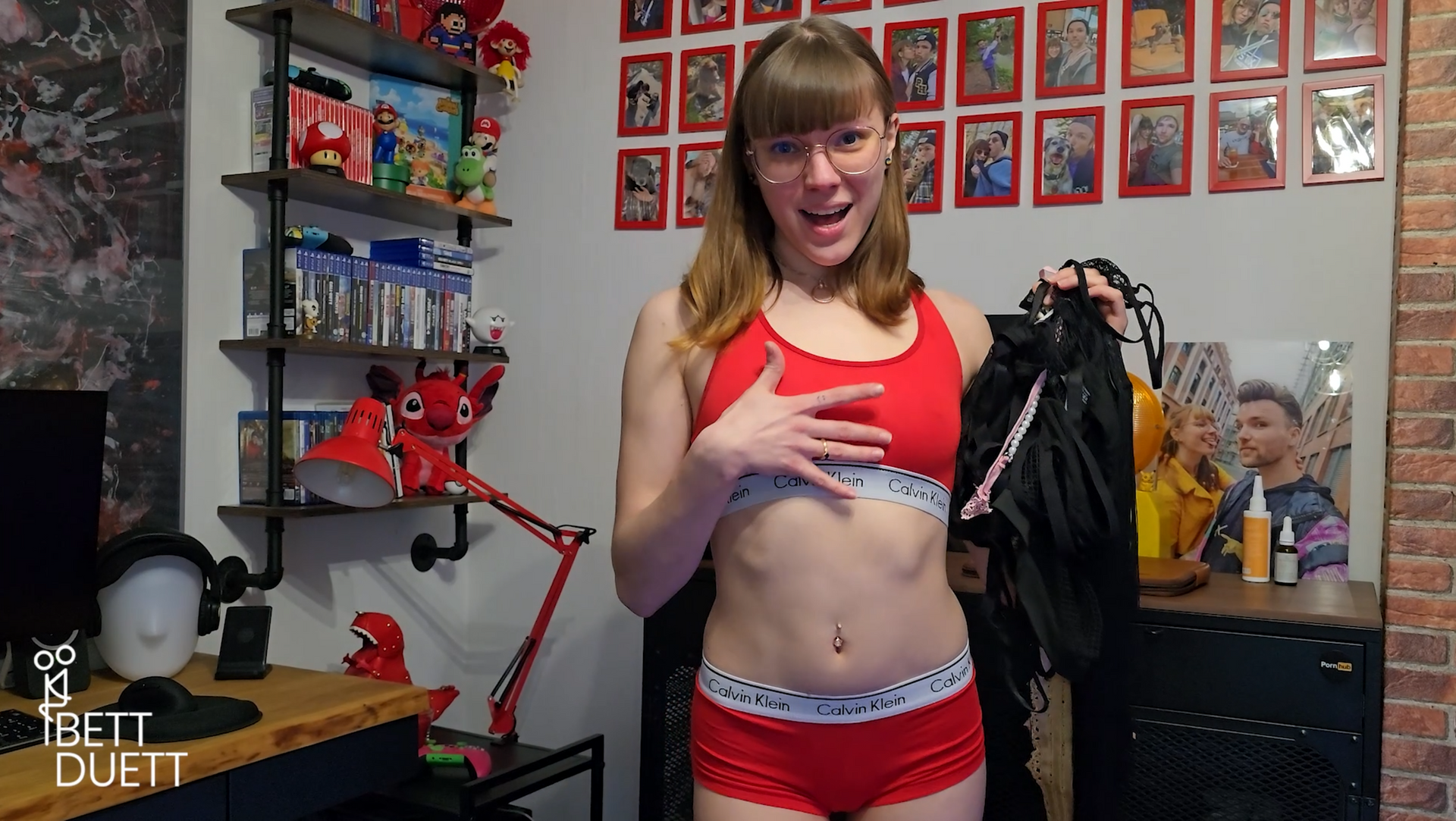 Anne Eden wird bespritzt und beschmutzt