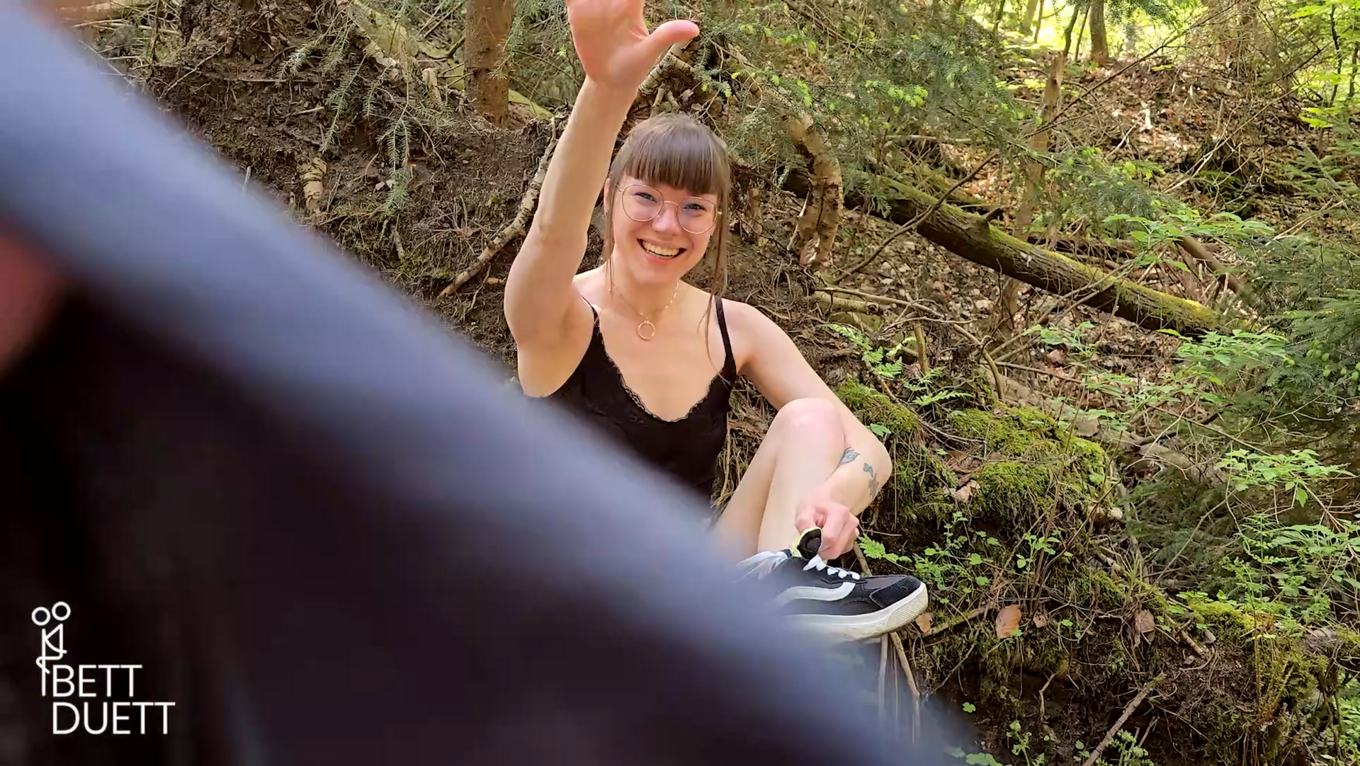 Anne Eden macht es sich selbst outdoor