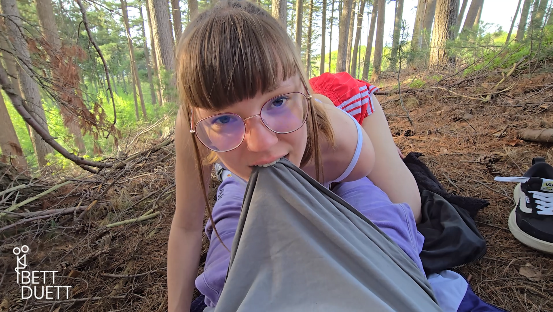 Anne Eden fickt dich im Tannenwald