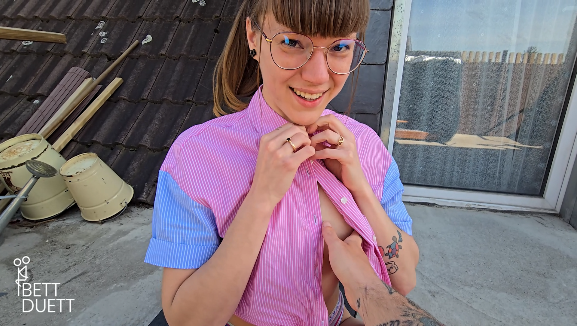 Anne Eden fickt dich auf dem Balkon