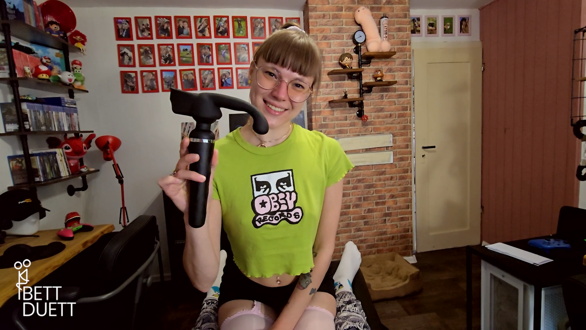 Anne Eden besorgt es dir wenn dein Sextoy leer ist