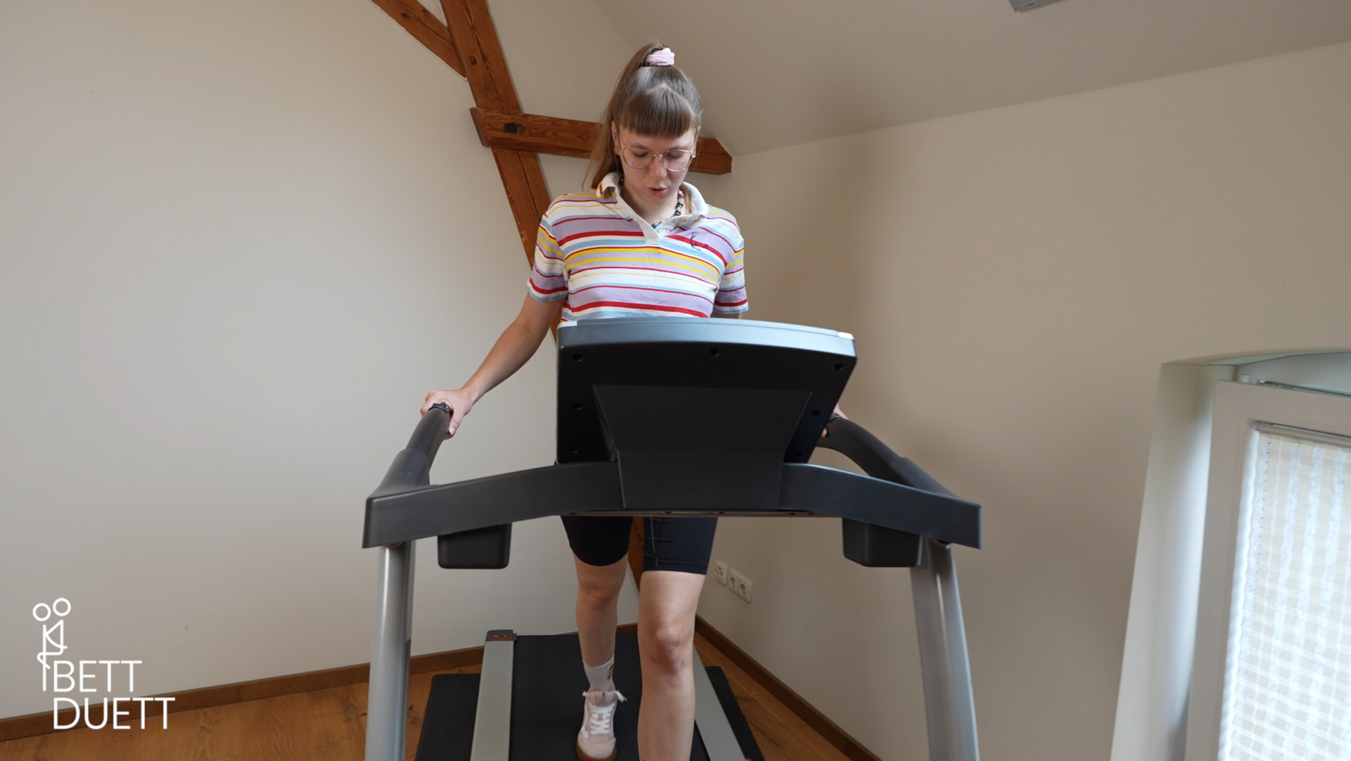 Pärchen hat Sex auf dem Laufband
#sex # sportsex #bettduett #couple