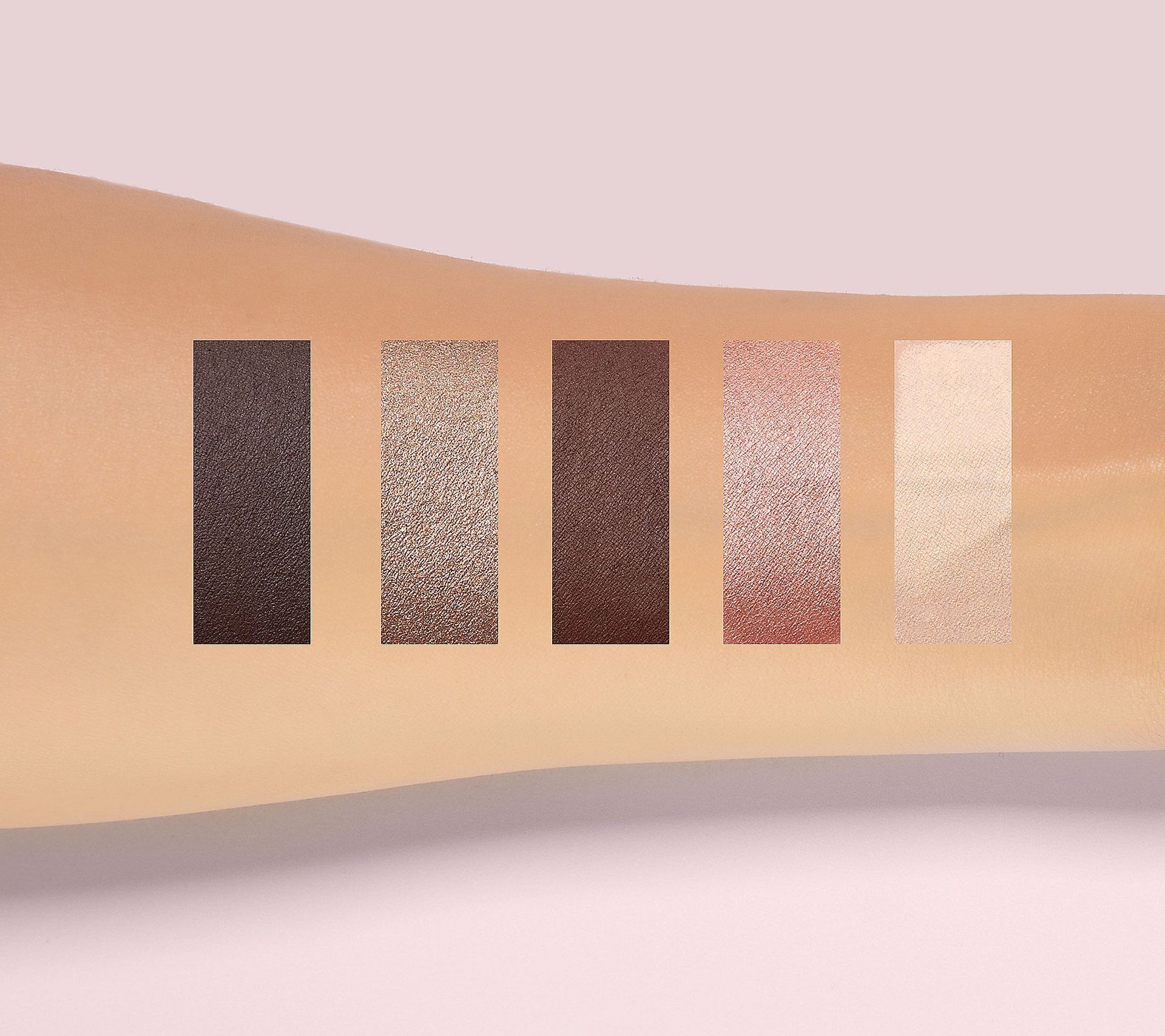 Doll 10 5-Pieces Pro Infinite Eye Crayon Collection