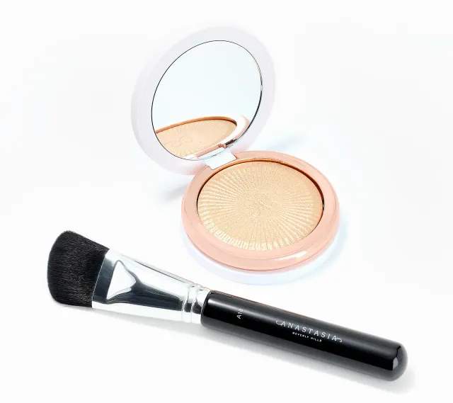 Anastasia Beverly Hills Glow Seeker Highlighter & Brush