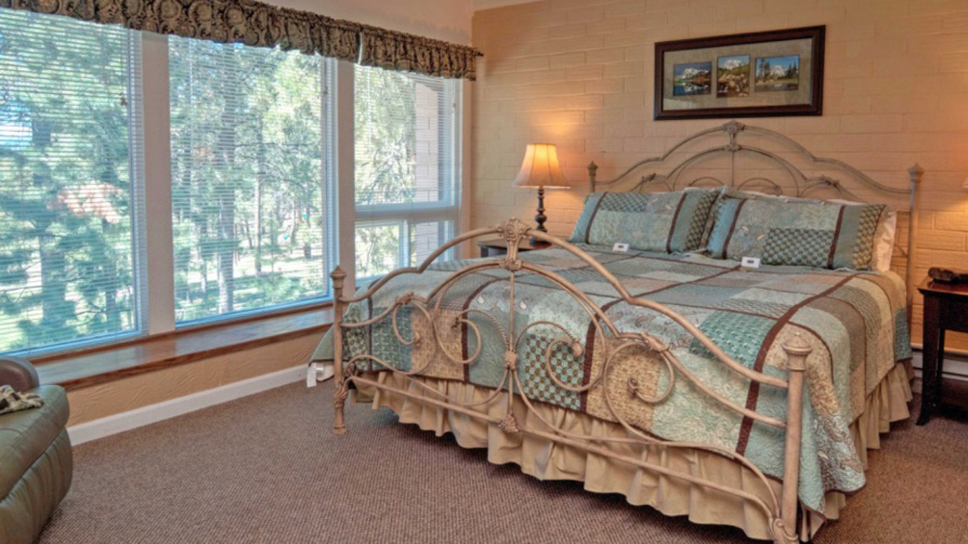 accommodation for women's retreat