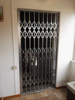 cancelletto estensibile in ferro zincato