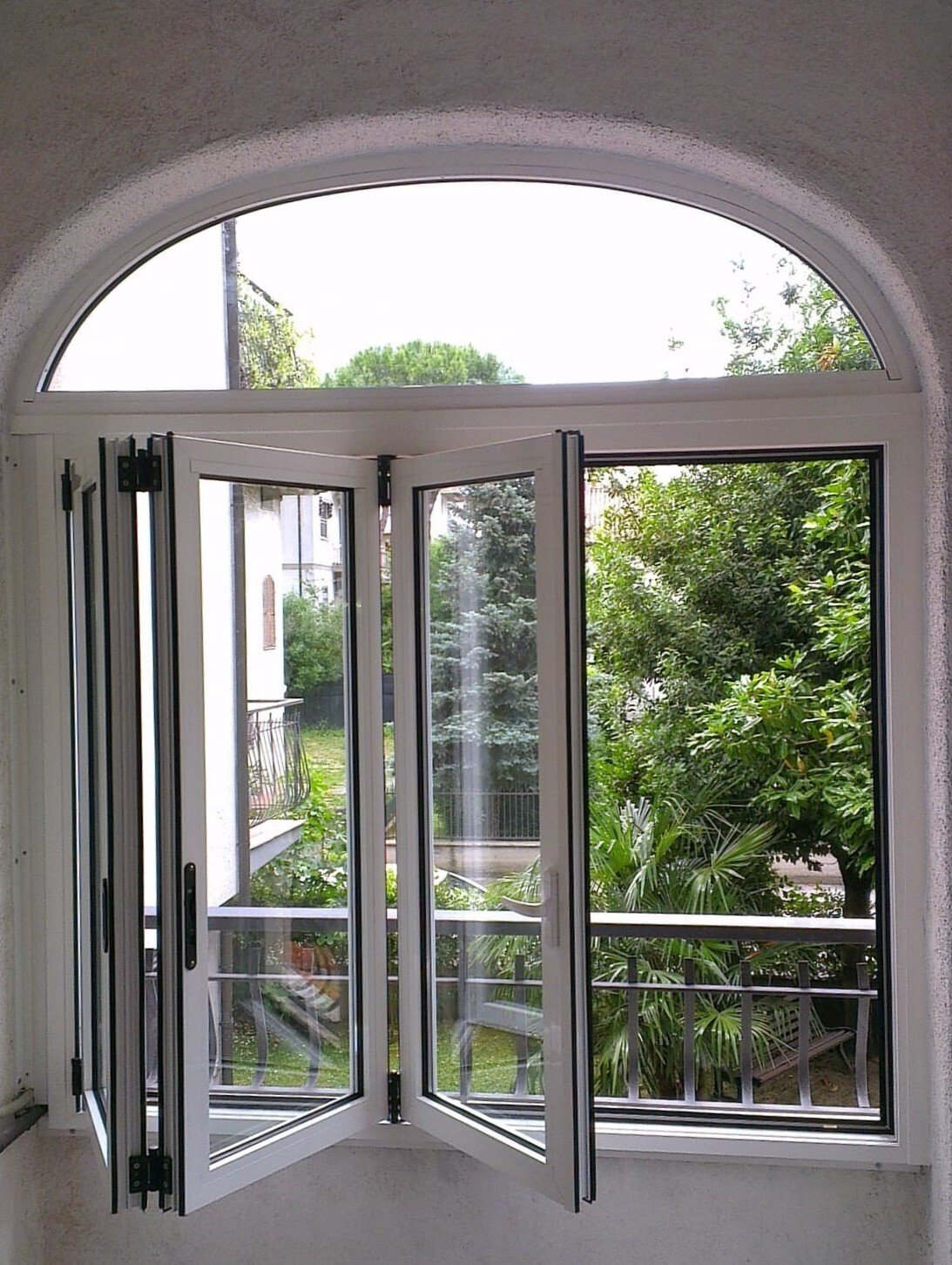 infisso a soffietto aperto