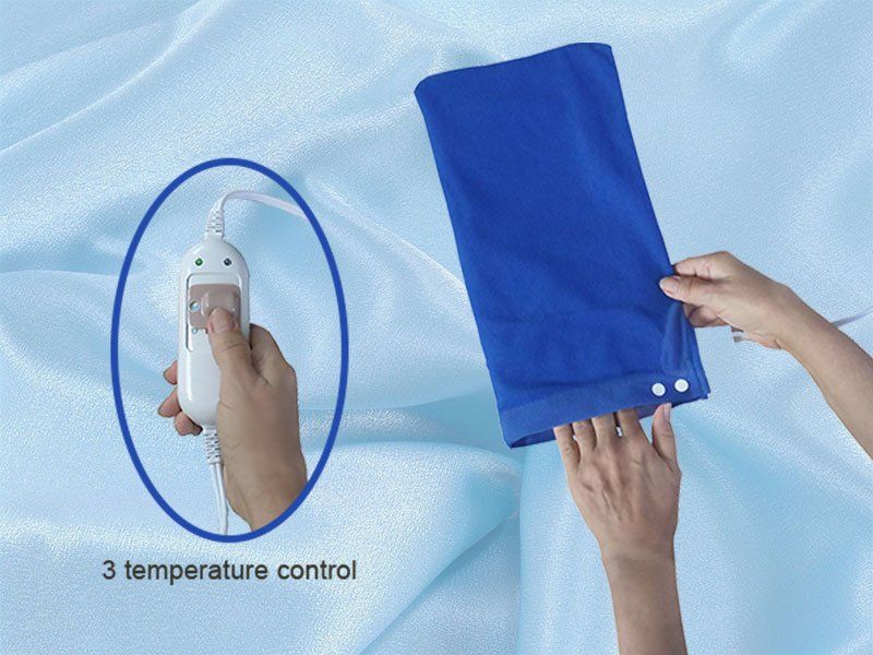 Heat therapy mitt for one hand.