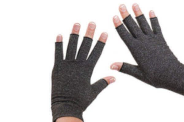 can i wear compression gloves to bed