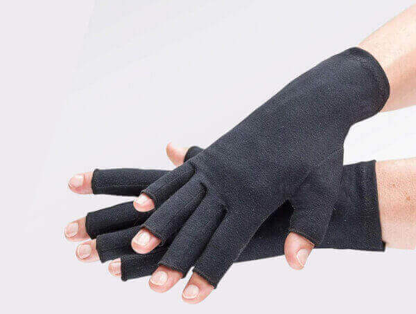 Top 3 Benefits of Fingerless Gloves – Onecompress