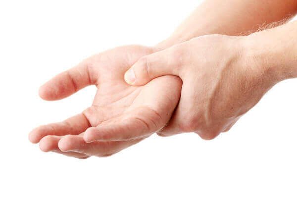 hand pain and carpal tunnel symptoms