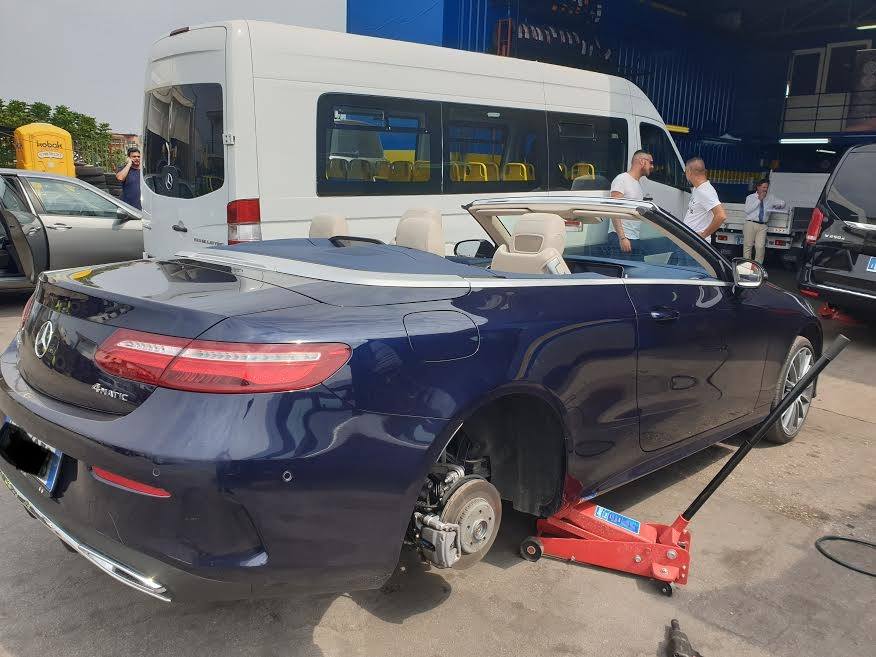 auto su banchi di prova freni per un controllo