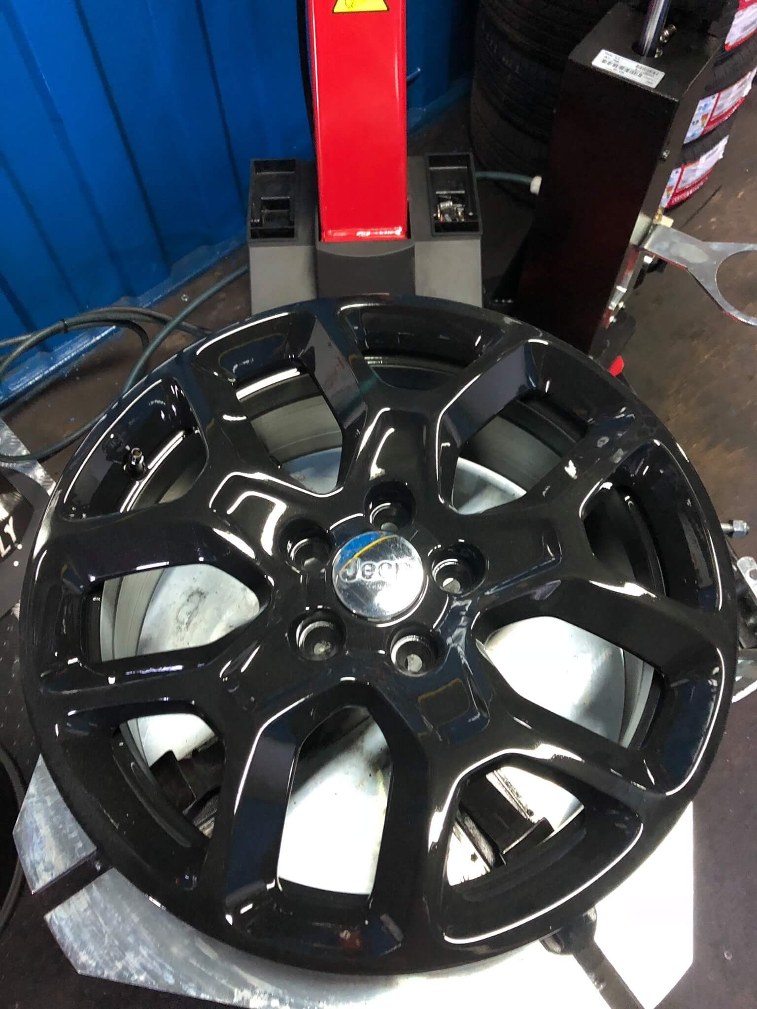 cerchi in lega in carbonio pronti per essere montati