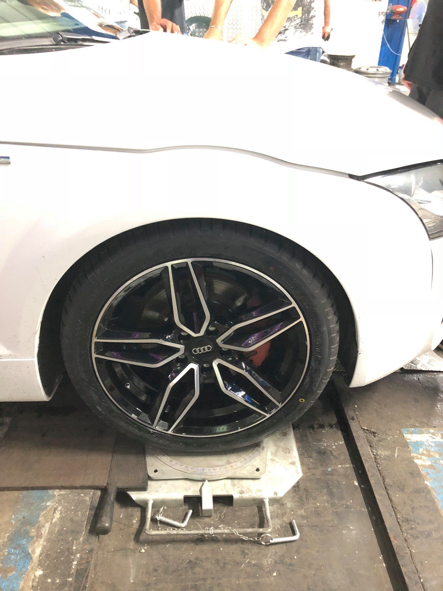 cerchi in lega neri audi