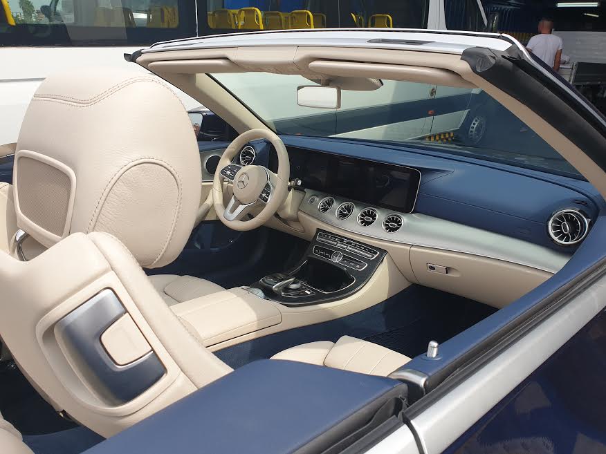 auto coupé in officina