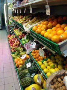 Sezione di frutta del supermercato
