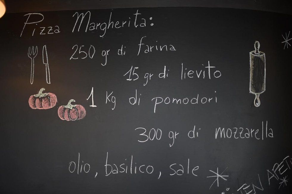 pizze preparate con cura e ingredienti selezionati