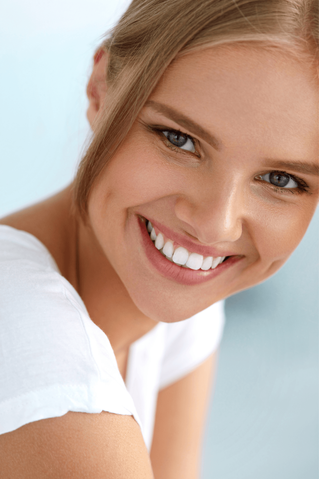 woman smiling with perfect white teeth