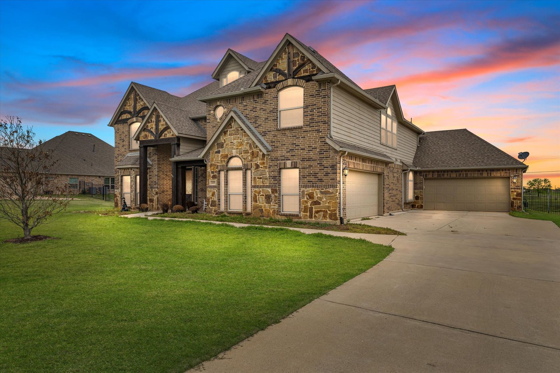 Picture Of Family - Dallas, TX - Petersen Property Group