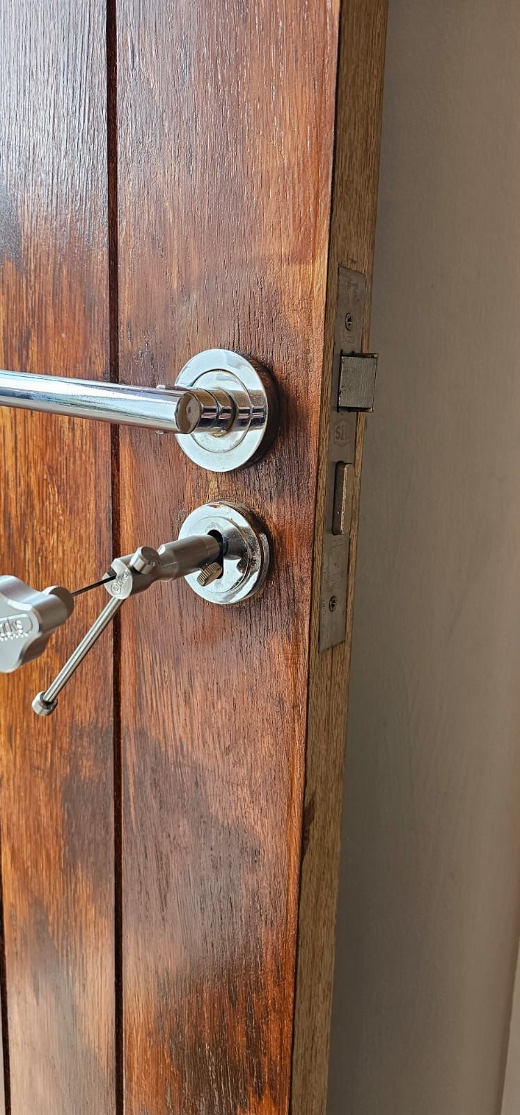 gaining entry picking lock