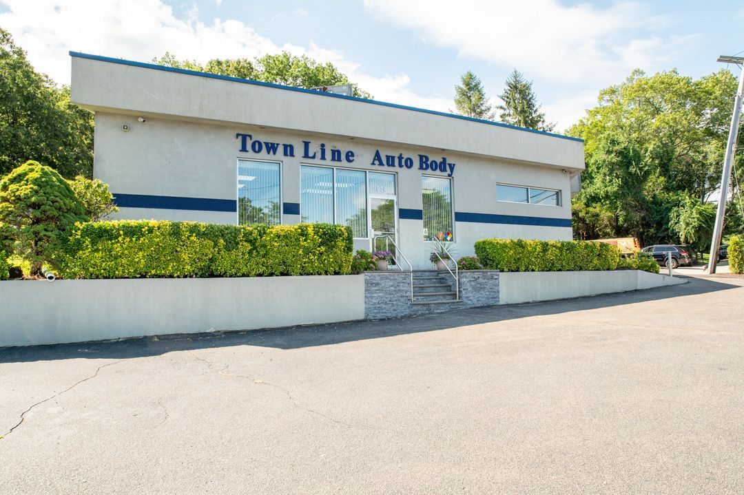 Front exterior of Town Line Auto Body in Smithtown, NY