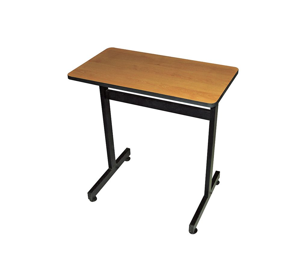 Pequeño escritorio rectangular con tablero de madera y patas de metal negro sobre ruedas.