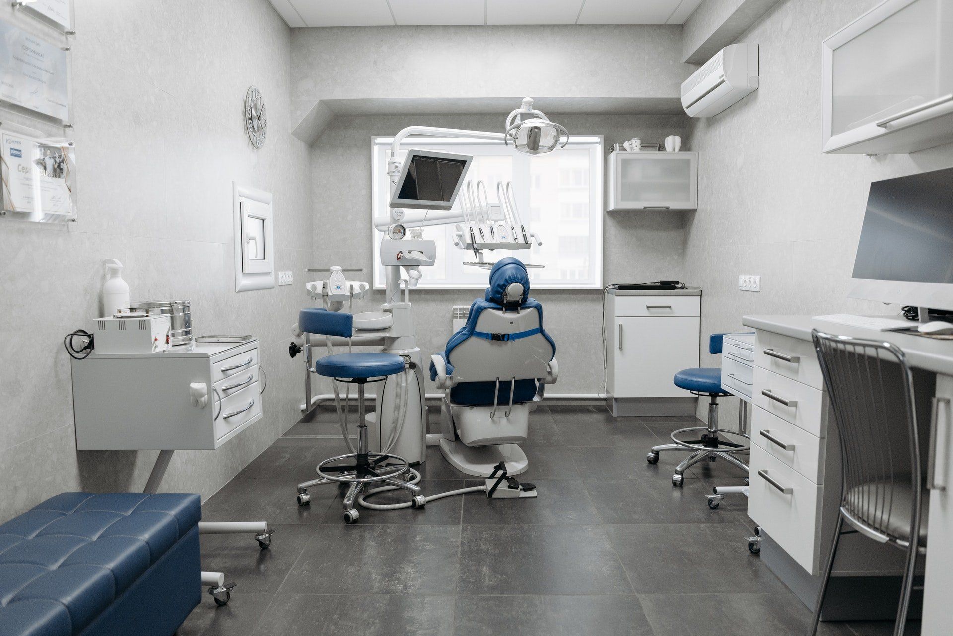 dentist treatment room