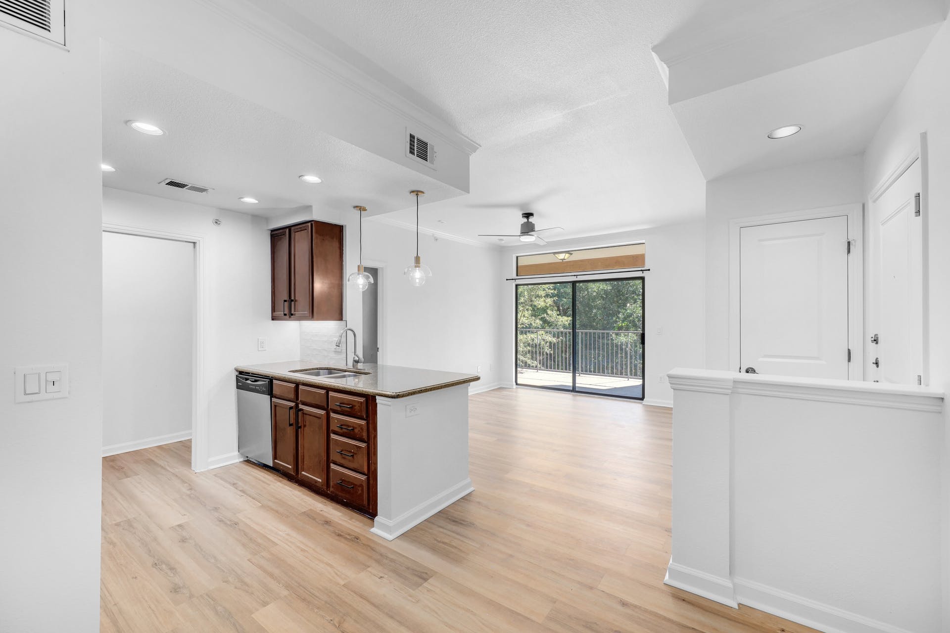 Luxury Apartment Living at Muir Lake, Cedar Park, TX Near Austin