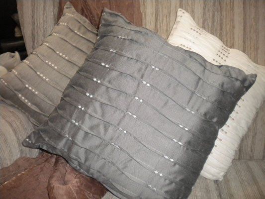 Almofadas na Mr. House Serviços & Decoração