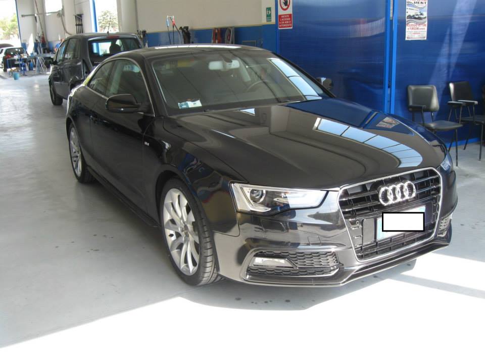 Auto in fase di riparazione